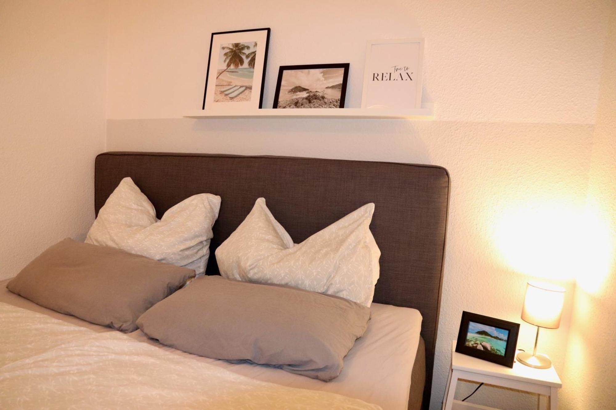 Geraeumiges 2R City-Apartment Uninaehe Mit Tv Streaming, Terrasse Magdeburgo Exterior foto