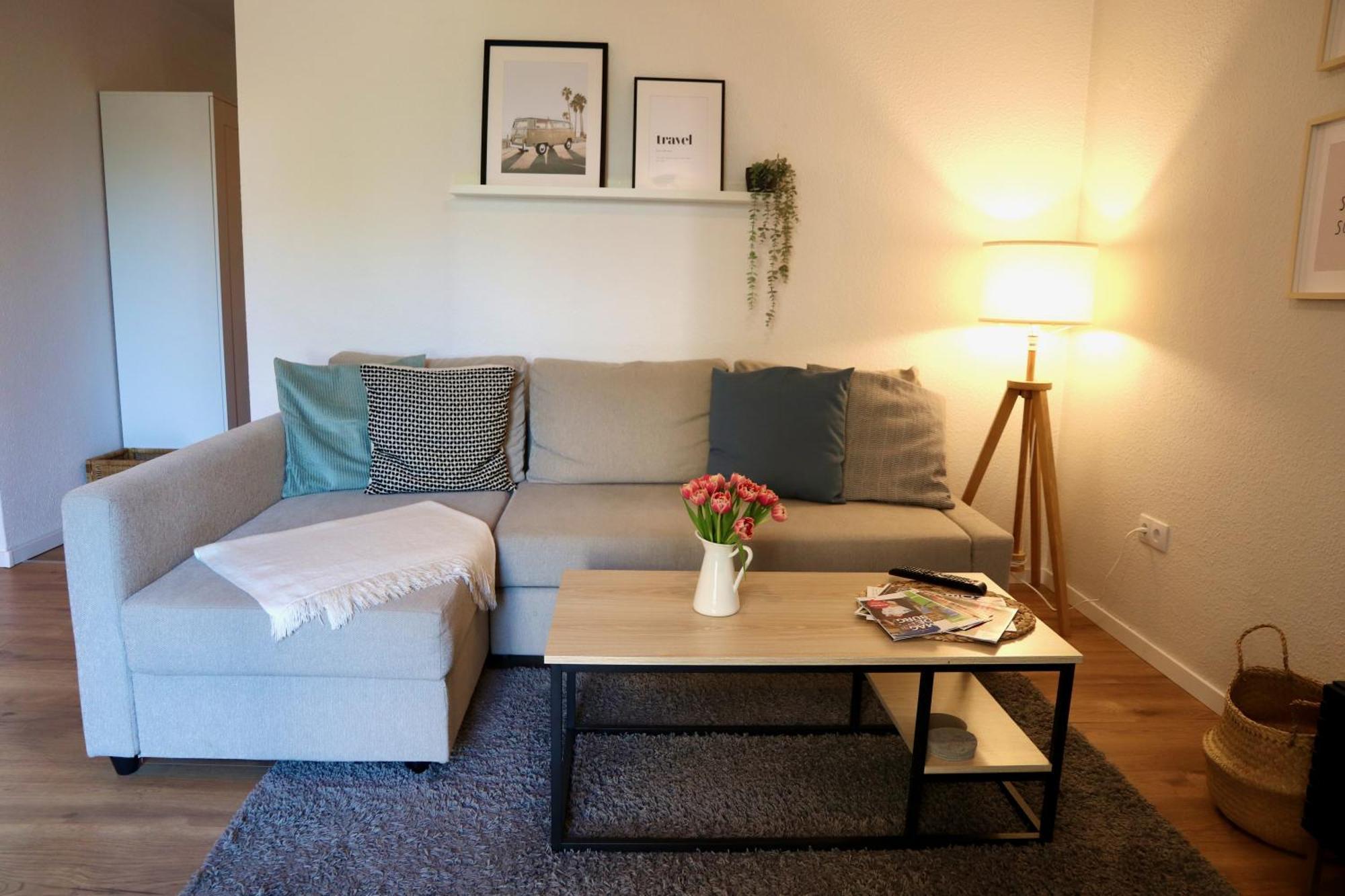 Geraeumiges 2R City-Apartment Uninaehe Mit Tv Streaming, Terrasse Magdeburgo Exterior foto