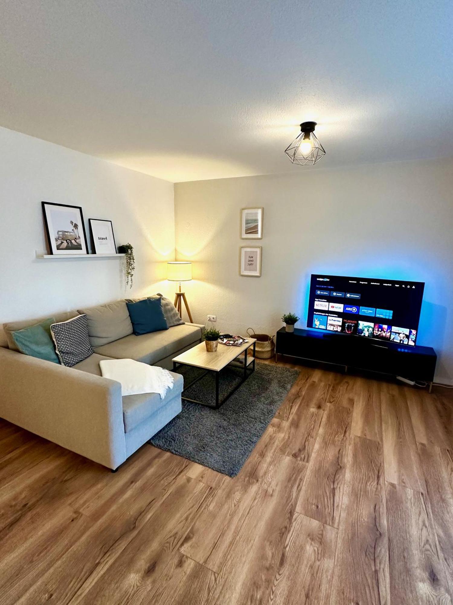 Geraeumiges 2R City-Apartment Uninaehe Mit Tv Streaming, Terrasse Magdeburgo Exterior foto